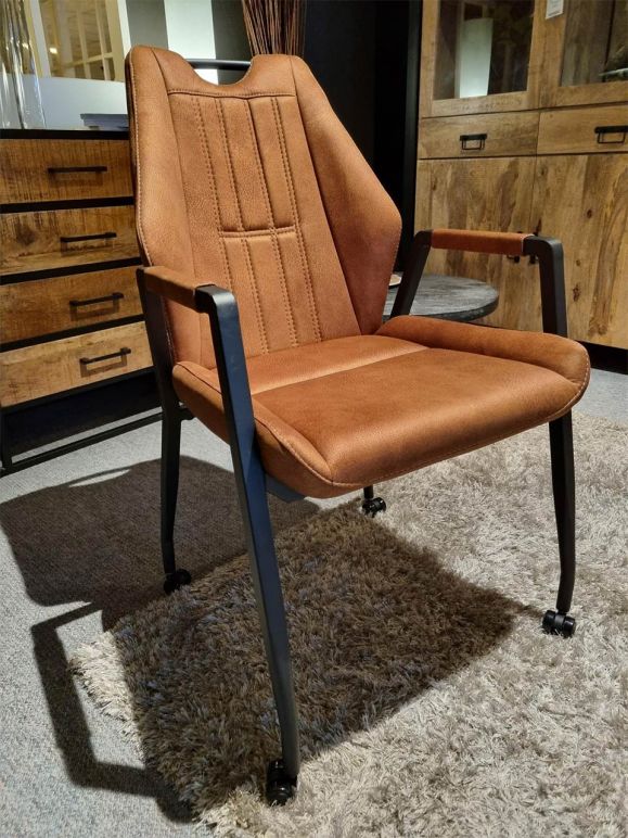 Armstoel Sun microvezel cognac