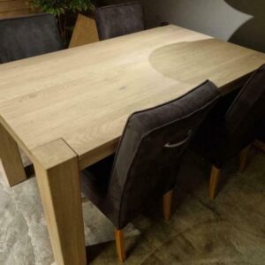 Eetkamertafel 592 rustiek eiken