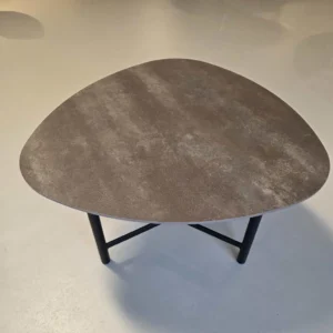 Salontafel-HPL-driehoek-klein-marmerlook-01