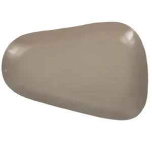 Klein metalen dienblad organische vorm zandkleur met hamerslag textuur 27,5cm - Meubeldriveinn.nl