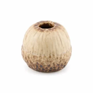 Aardewerk kaarsenstandaard Cone 7,5x7,5x6,5 cm met eikelstructuur in beige en warmbruin