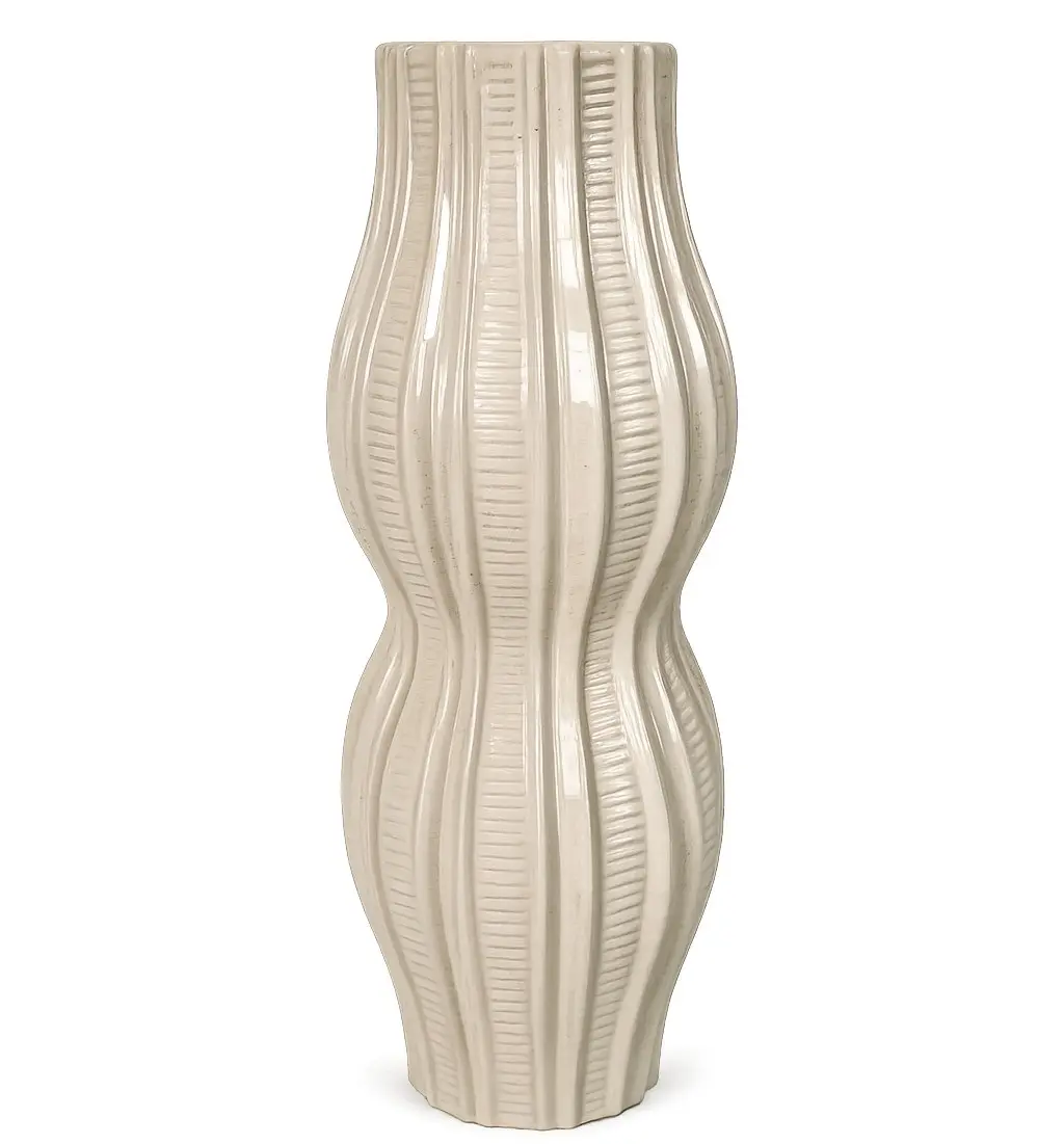 Aardewerk vaas Tidal Beige Medium 17,5x17,5x44 cm met dubbele bolling en verticale ribbelstructuur